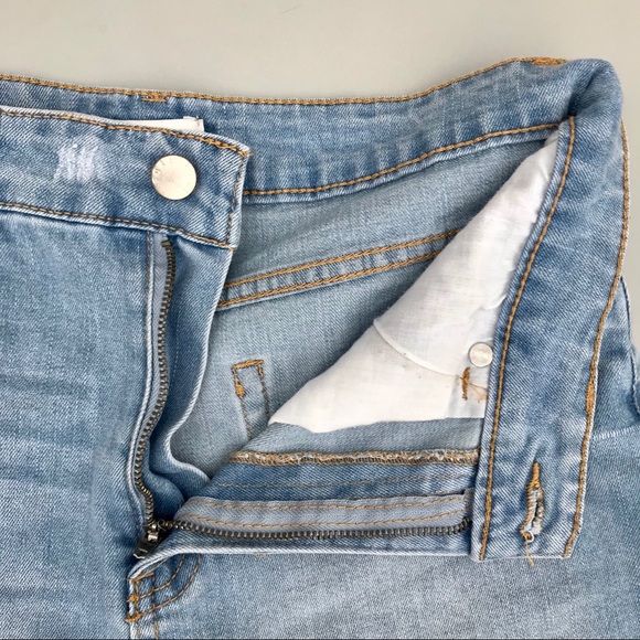 Forever 21 Light Wash Distressed Blue Jean Denim Shorts Size 27 High Waist - Picture 4 of 11